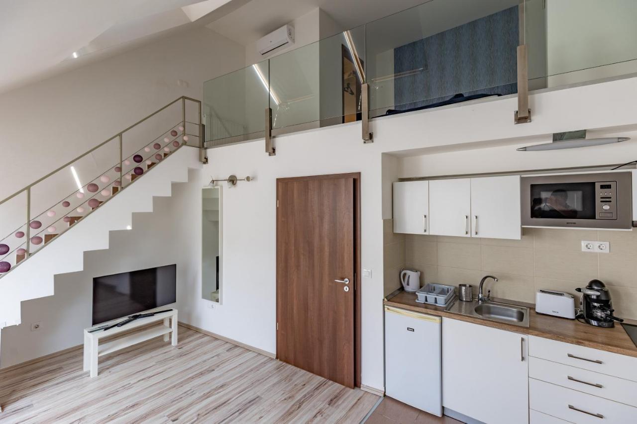 Appartement Prtr W/ Free Parking *